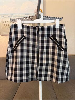 ROMWE Black & White Plaid Zip-Front Mini Skirt